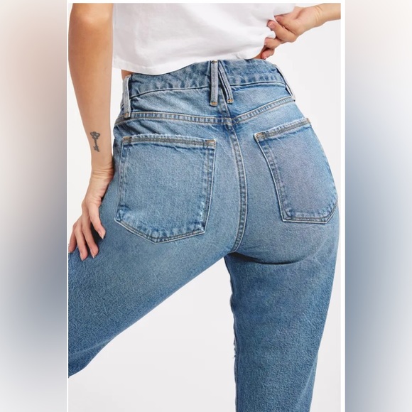 Good American Distressed Straight Leg Jeans - Picture 2 of 8